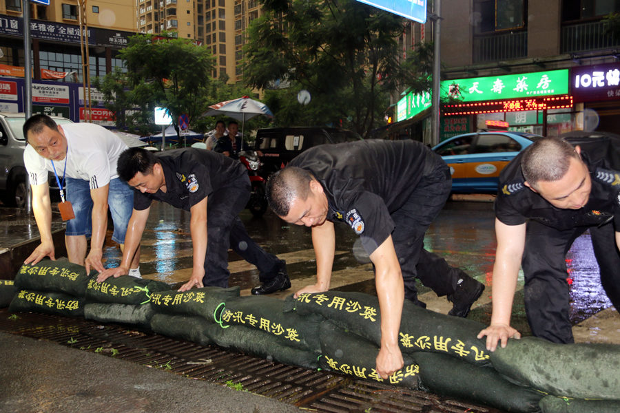 對街道進(jìn)行防洪攔截.JPG