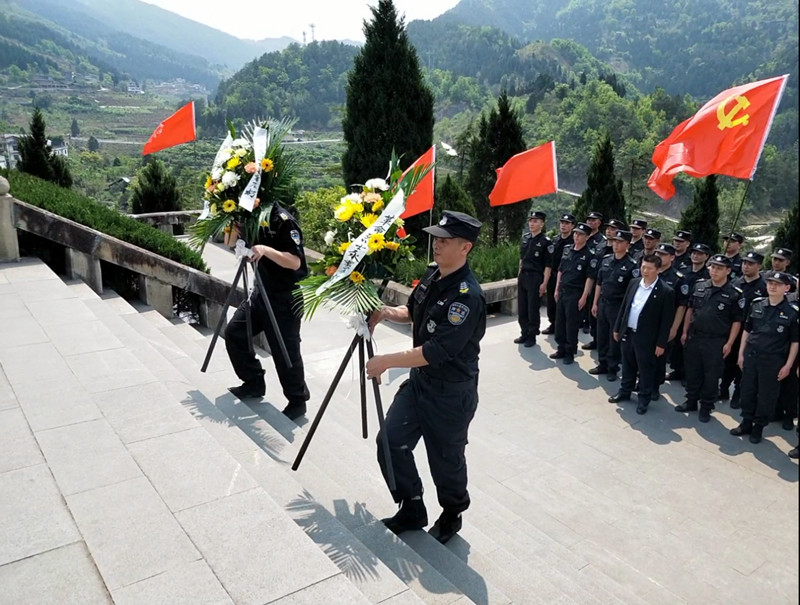 祭英烈頌黨恩紅軍精神永傳承 四川融通安防投資集團多形式開(kāi)展黨史學(xué)習教育(圖7)